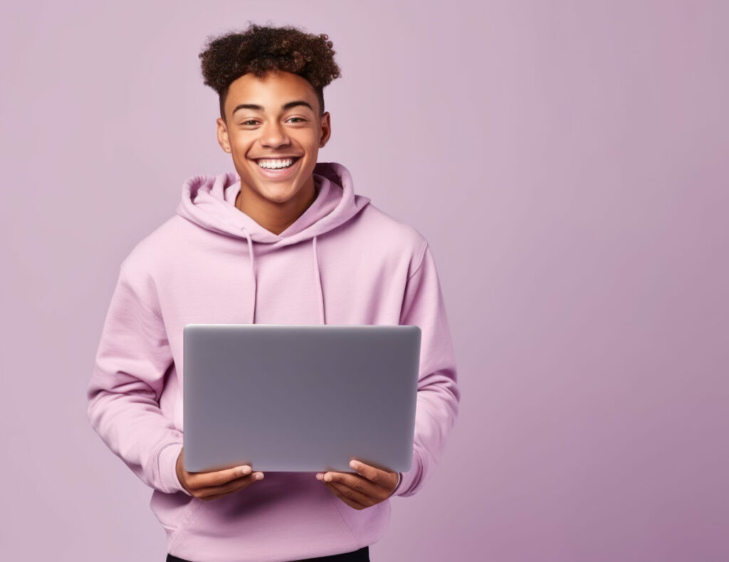 Aprenda como montar um plano de evolução em programação do iniciante ao profissional. Descubra a melhor ordem para estudar lógica, Python, JavaScript, Git, banco de dados e mais.