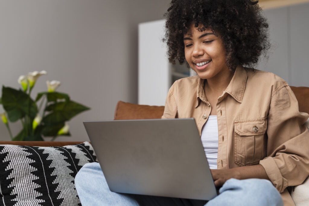 Descubra como acompanhar tecnologia sem tentar aprender tudo ao mesmo tempo, escolher o que vale a pena estudar e continuar evoluindo profissionalmente.