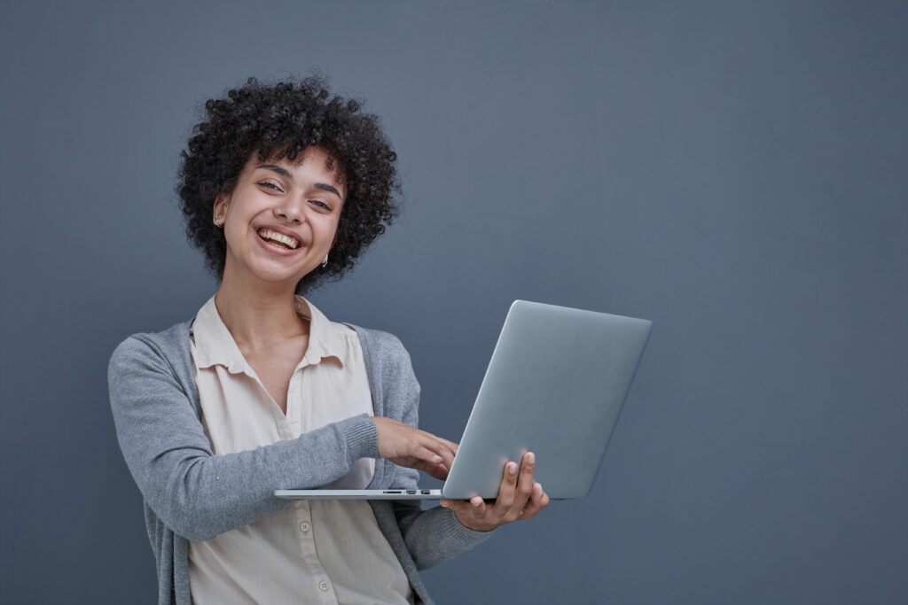 Descubra como escolher uma especialização em programação, testar diferentes áreas e definir onde concentrar seus estudos sem tentar aprender tudo.
