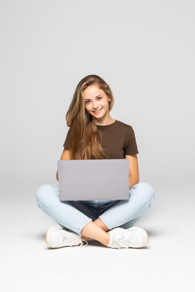 Aprenda como planejar sua carreira em tecnologia para os próximos cinco anos, definir prioridades, desenvolver habilidades e acompanhar sua evolução.
